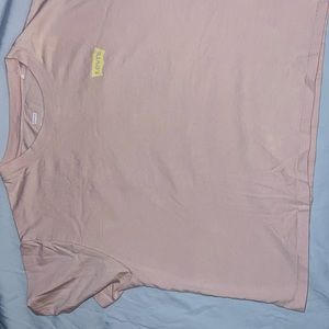 Levi’s tshirt